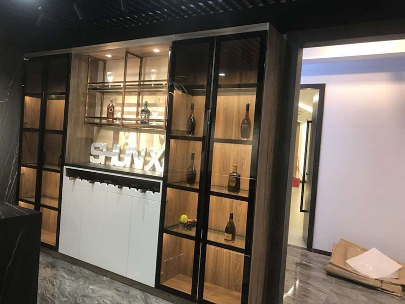 顺馨专业定制酒柜